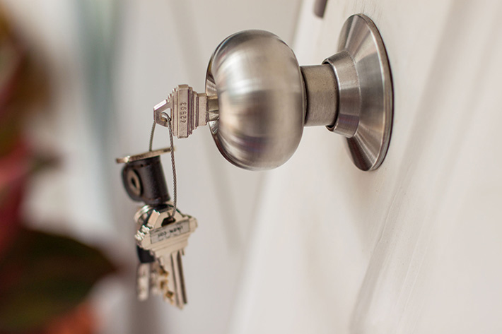 Rekeying Between Tenants with a Pro Locksmith