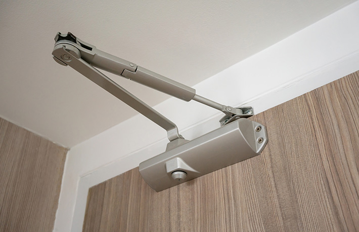 Door Closers That Slam or Won’t Latch – Adjustments vs Replacement